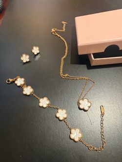 Leaf White Pearl Jewelry Set Earrings, Necklace & Bracelet