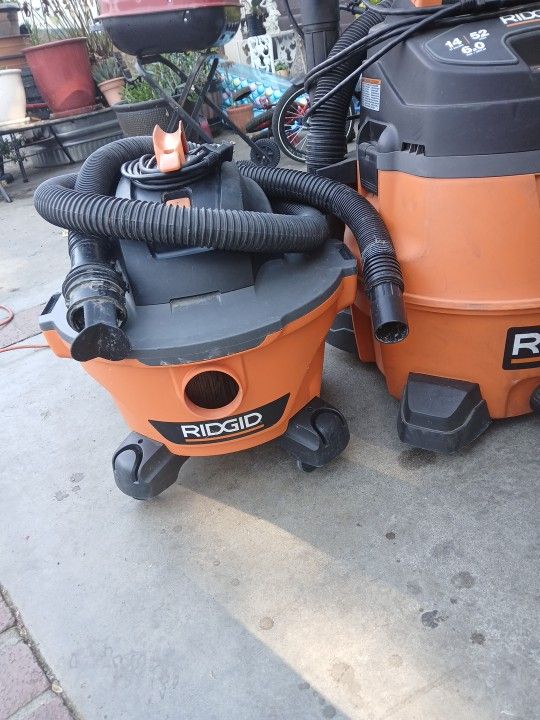 GREAT CONDITION VACUUMS GIVE ME AN OFFER
