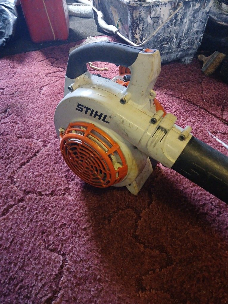 Leaf blower