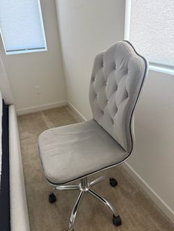 Vanity chair