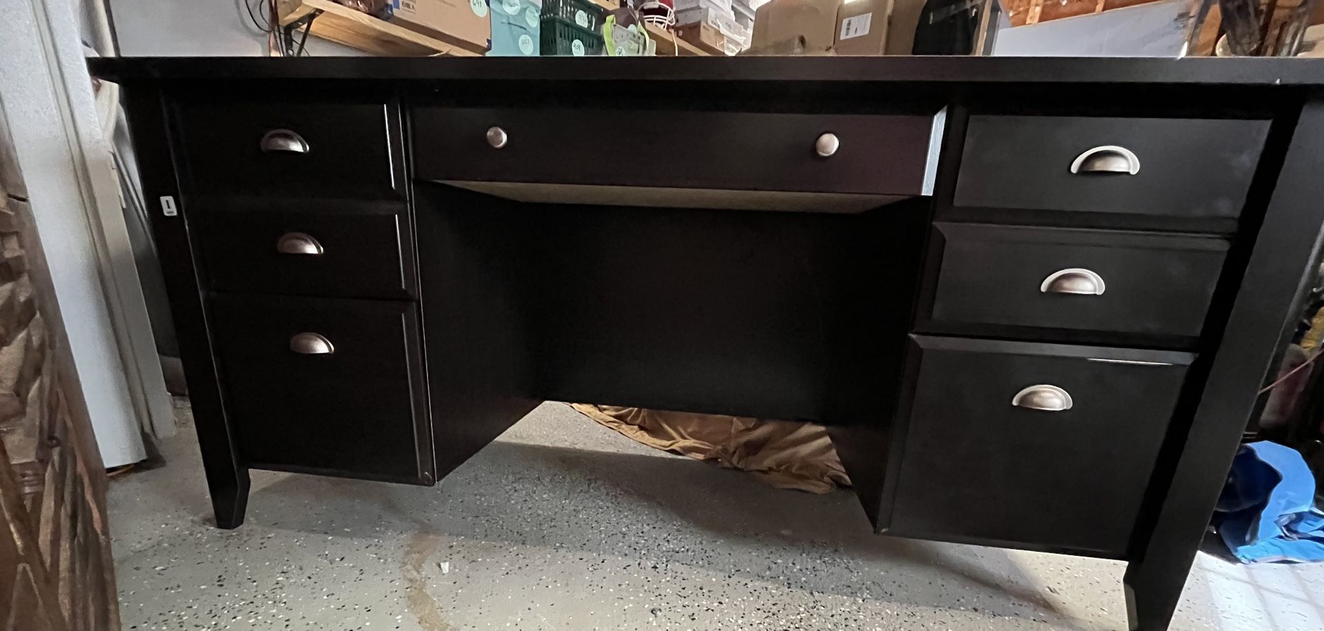 Sauder Shoals Creek Executive Desk