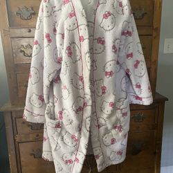 Woman’s Juniors Hello Kitty Fleece Robe Size Medium No Belt 