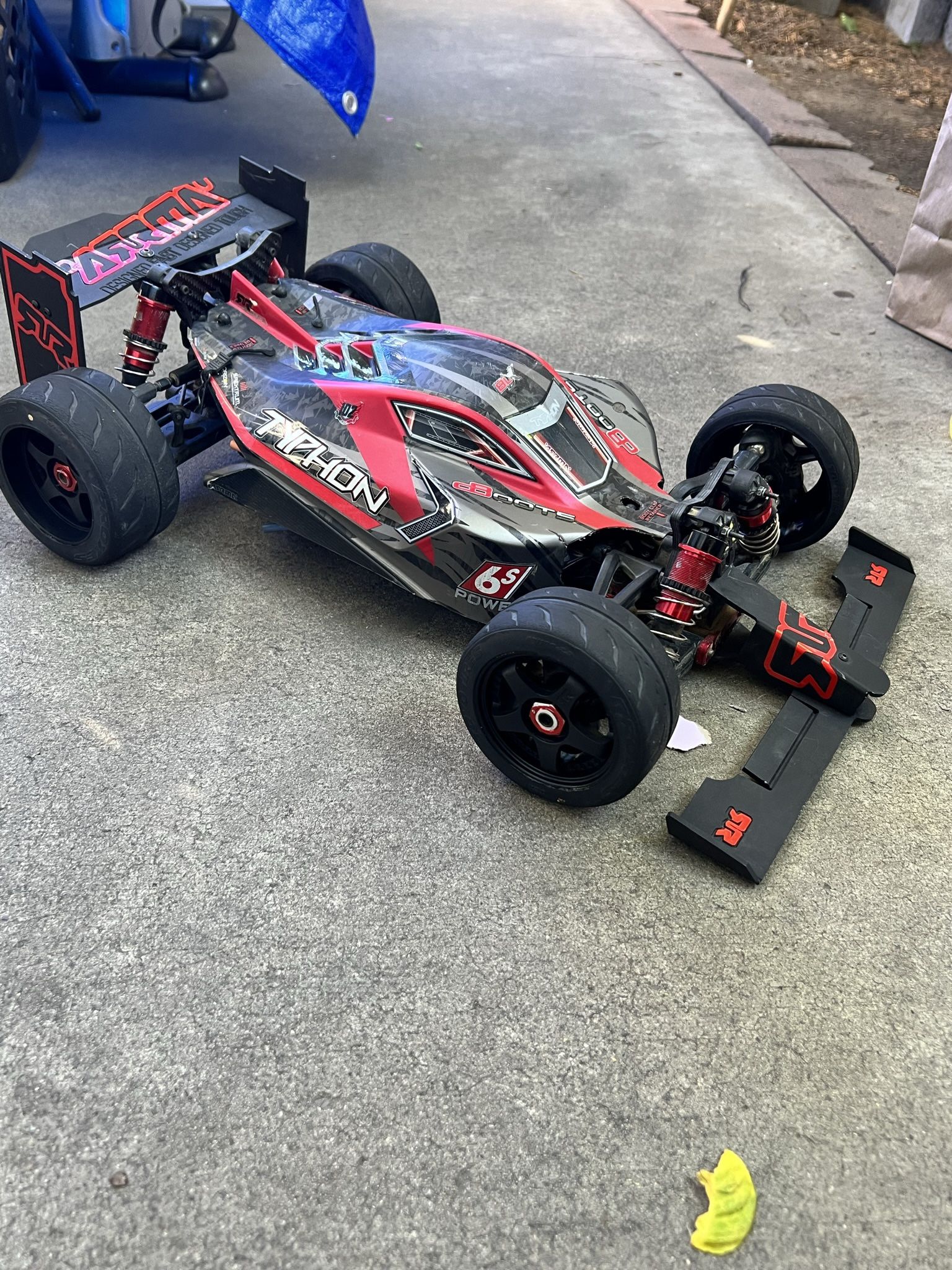 Arrma Typhon 6s