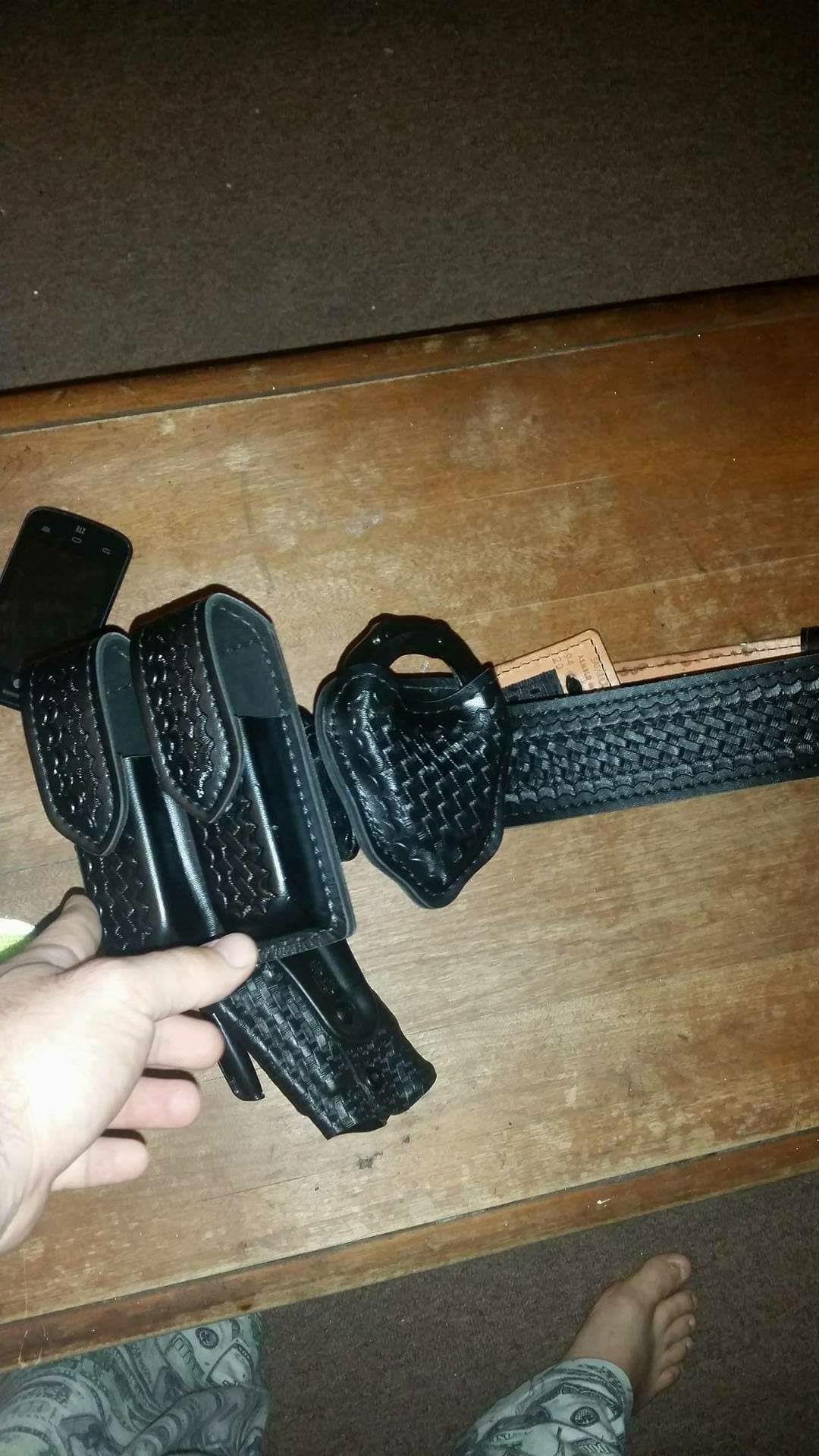 Police duty belt 34 waste two handcuffs made by viper tech two handcuffs holsters, double mag holder block 23 holster 5 keys for handcuffs