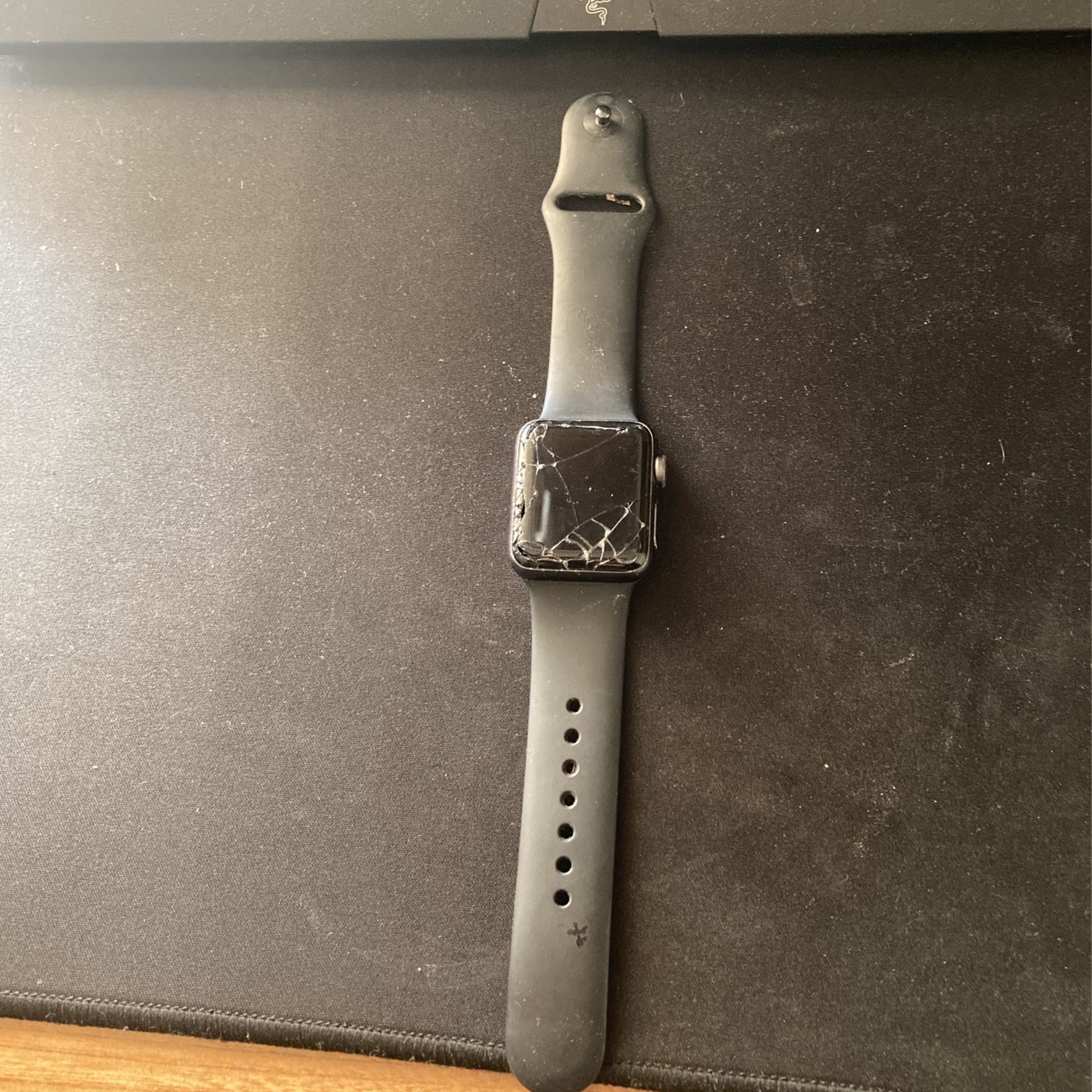Broken Apple Watch Series 3 TURNS ON!!!