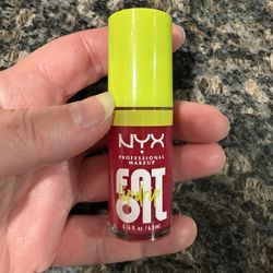 NEW NYX PROFESSIONAL MAKEUP FAT OIL LIP DRIP HYDRATING LIP GLOSS IN MISSED CALL $5!