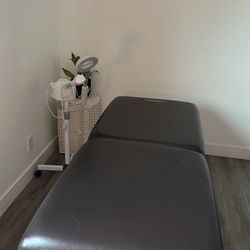 Esthetician Massage Bed 