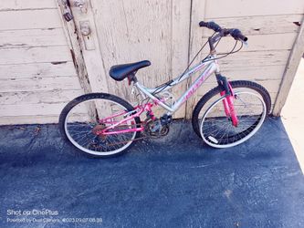 Huffy Trail Mountain Bike, Pink Grey