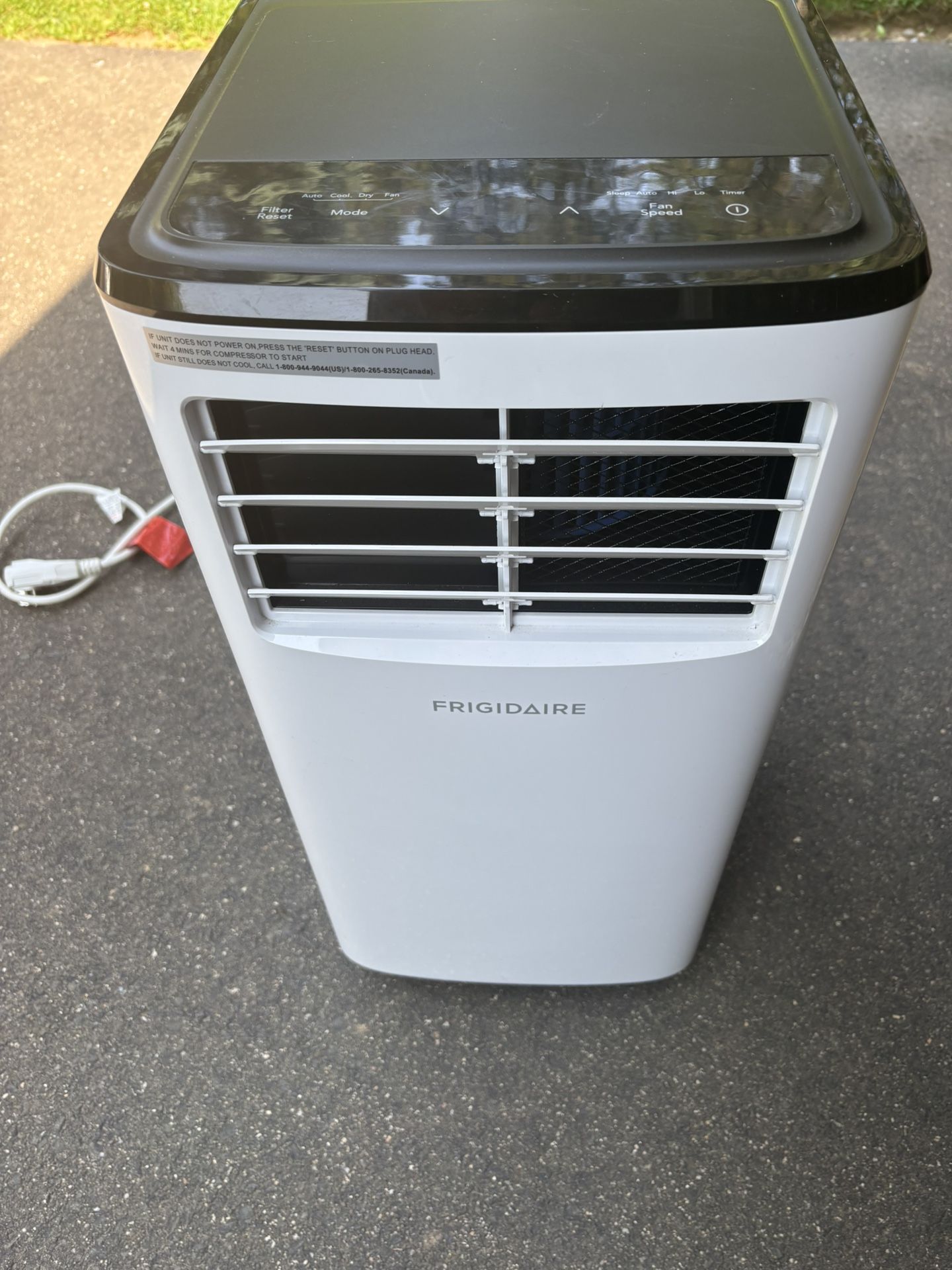 Frigidaire Portable Room Air Conditioner with Dehumidifier Mode 8,000 BTU (ASHRAE) / 5,500 BTU