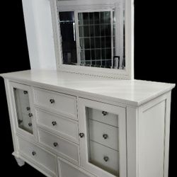 Sandy Beach Six Piece Bedroom Set