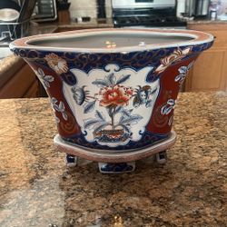 Large Porcelain Pot Floral With Gold Gilt Made In China