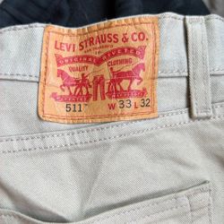 Levi Jeans 33/32 Beige 20$
