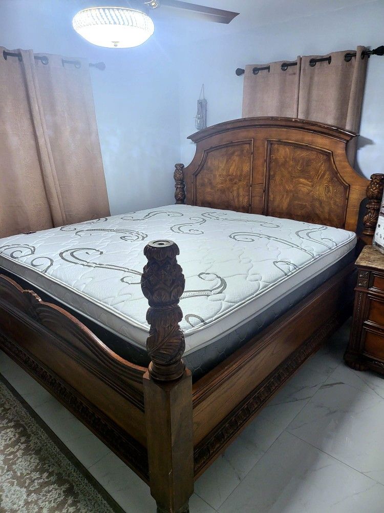 NEW Pillowtop KING mattress & BOX spring. Bed frame not included on offer