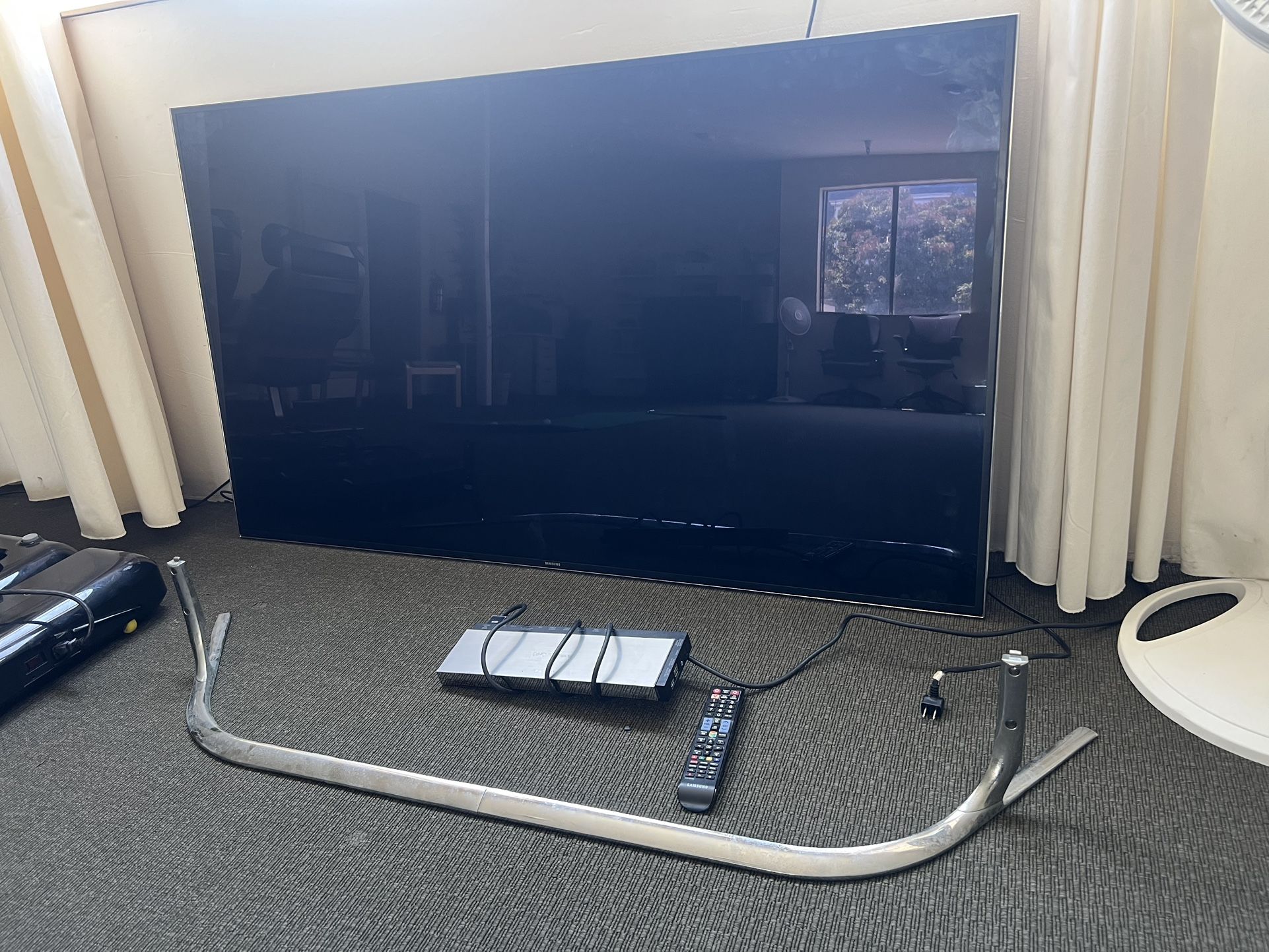 Samsung UN65F9000. For Parts