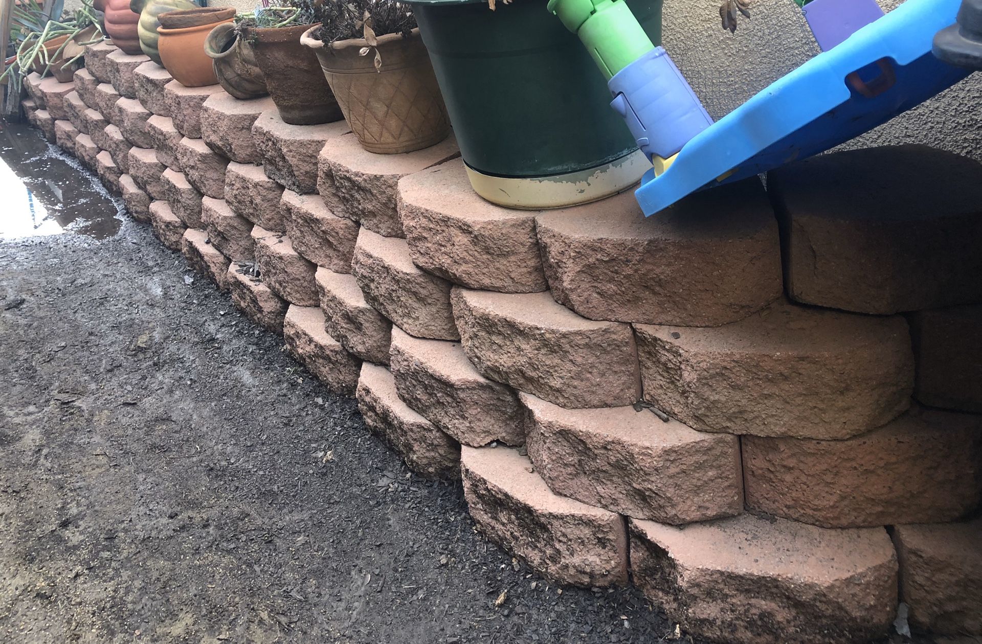 70 Retaining wall blocks 6x16x12 and 6x16x10