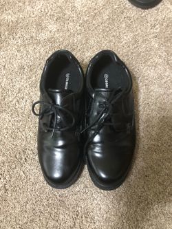 Boys size 5 dress shoes