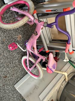 Toddler cycle good condition with mickey helmet