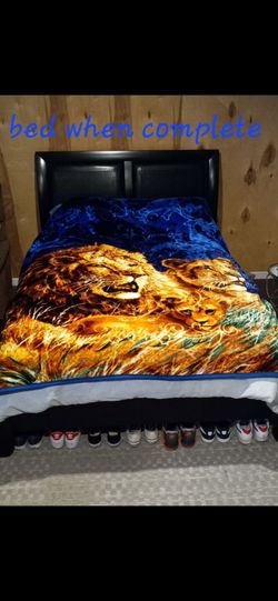 Simmons beauty rest queen size mattress and bedframe