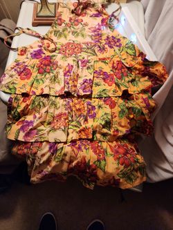 Beautiful tiered apron