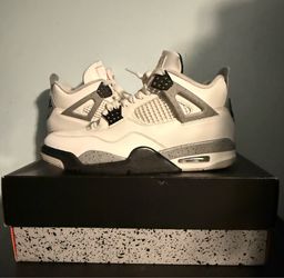 Jordan 4 White cement Size 9