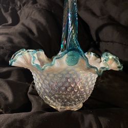 Beautiful Vintage Fenton Glass Basket 