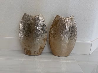 2 Modern Ceramic Golden Vases