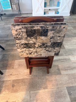 Set of 4 tray tables