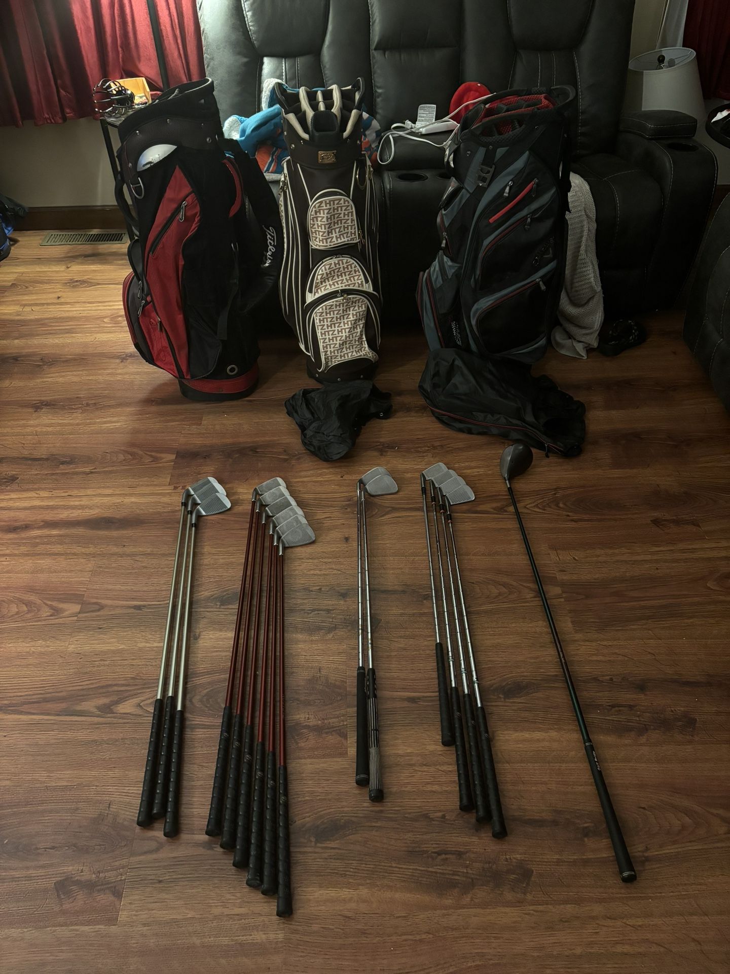 GOLF CLUBS/BAGS/BALLS/TEES IN BULK OR INDIVIDUAL(NOT $5) READ DESCRIPTION