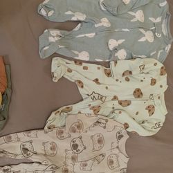 Newborn clothes 