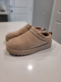 Girls shoes