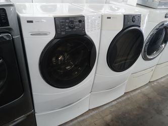Kenmore Elite HE4 front load washer and dryer set on pedestals - Free delivery