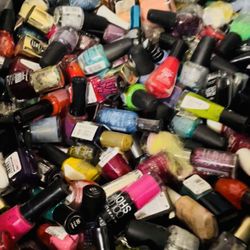 Hundreds Of Nail Polishes To Choose From 