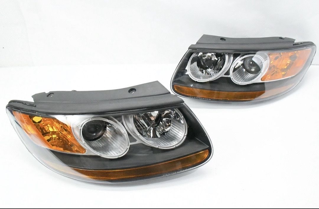LA Zona Auto Parts 2007 to 2012 Hyundai Santa Fe Headlights Luces Micas Calaveras Faros light faros