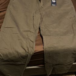 Men’s dockers pants.