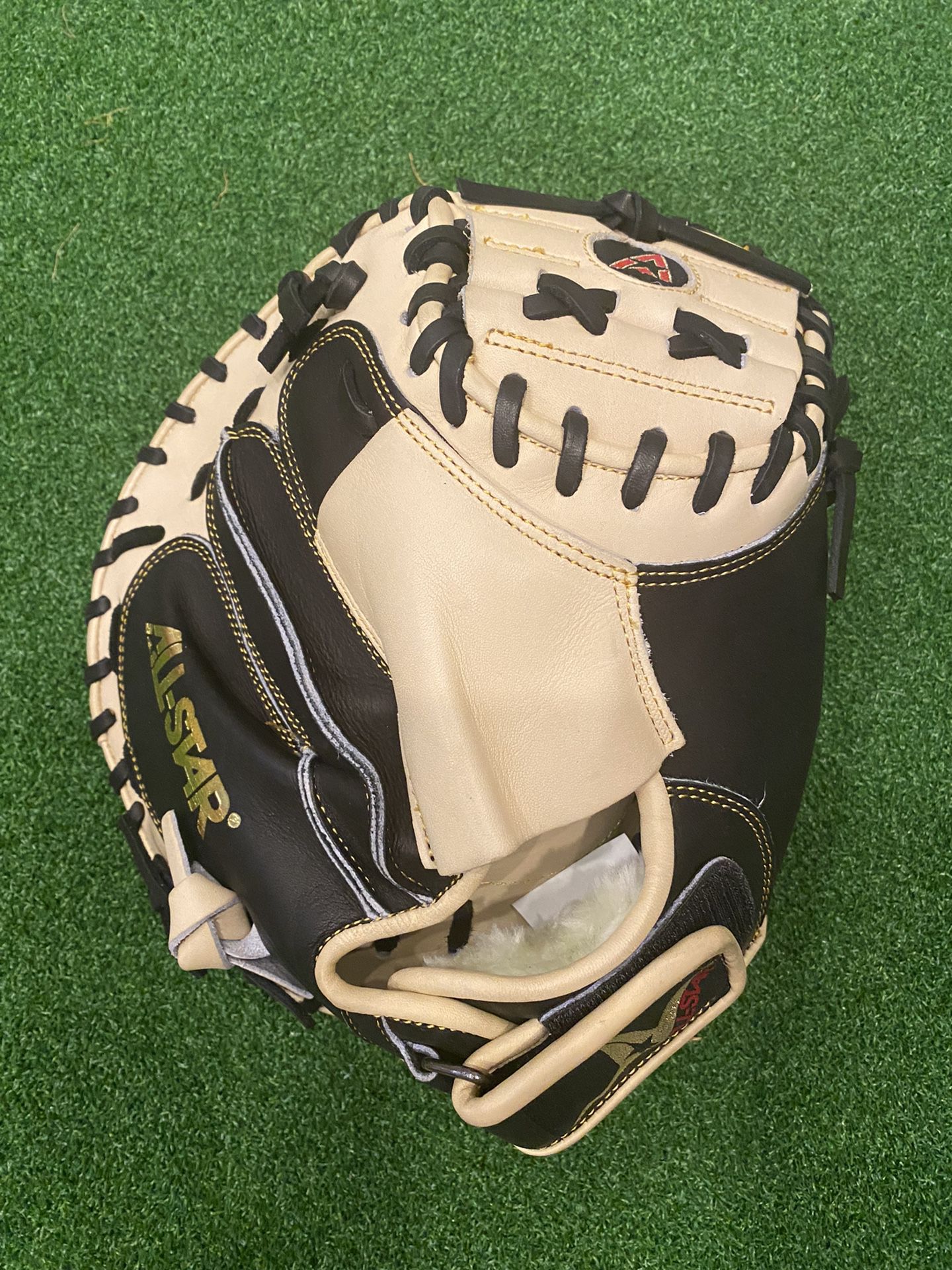 New With Tags Allstar Pro-Elite Youth 31.5 Catchers Mitt