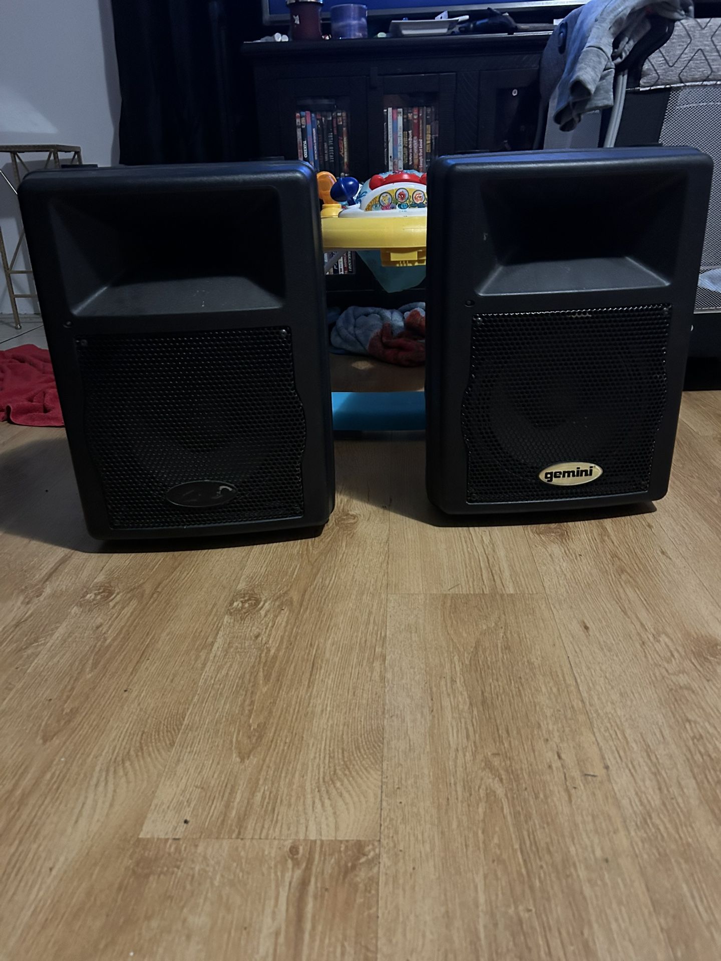 Gemini GX-250 powered PA speaker