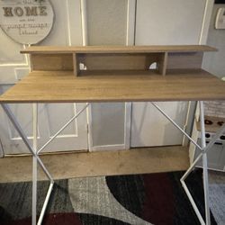 Desk $25