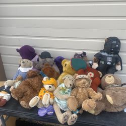 Lot Of Collectible Bears Some Are Rear 