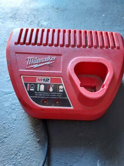 Milwaukee M12 Charger