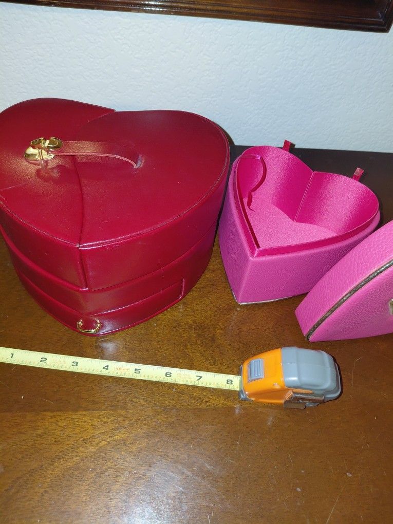 Vintage WOLF Designs Red Leather Heart Jewelry Box