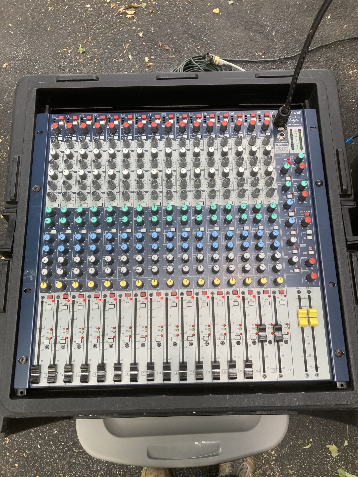 Soundcraft GB2 16-channel Mixer In SKB 6u Rack Case