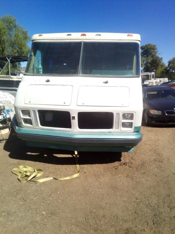 1986 Chevy Komfort 31 ft
