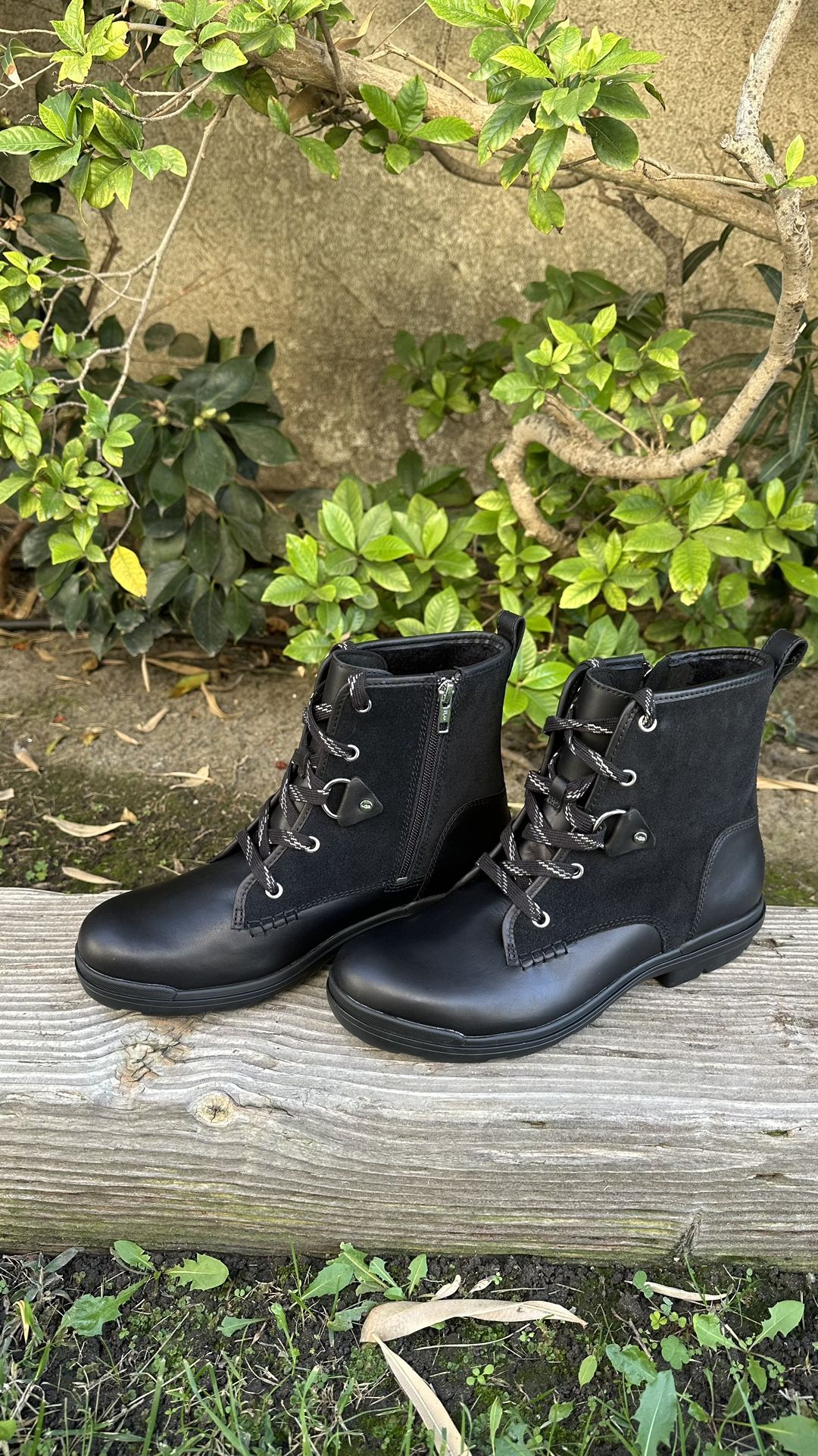 UGG Women's Hapsburg Hiker boots combat grunge snow rain winter fall lace upSz10