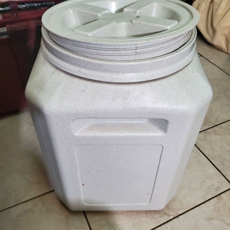 Like New Gamma Pet Food Storage Containers  50lb