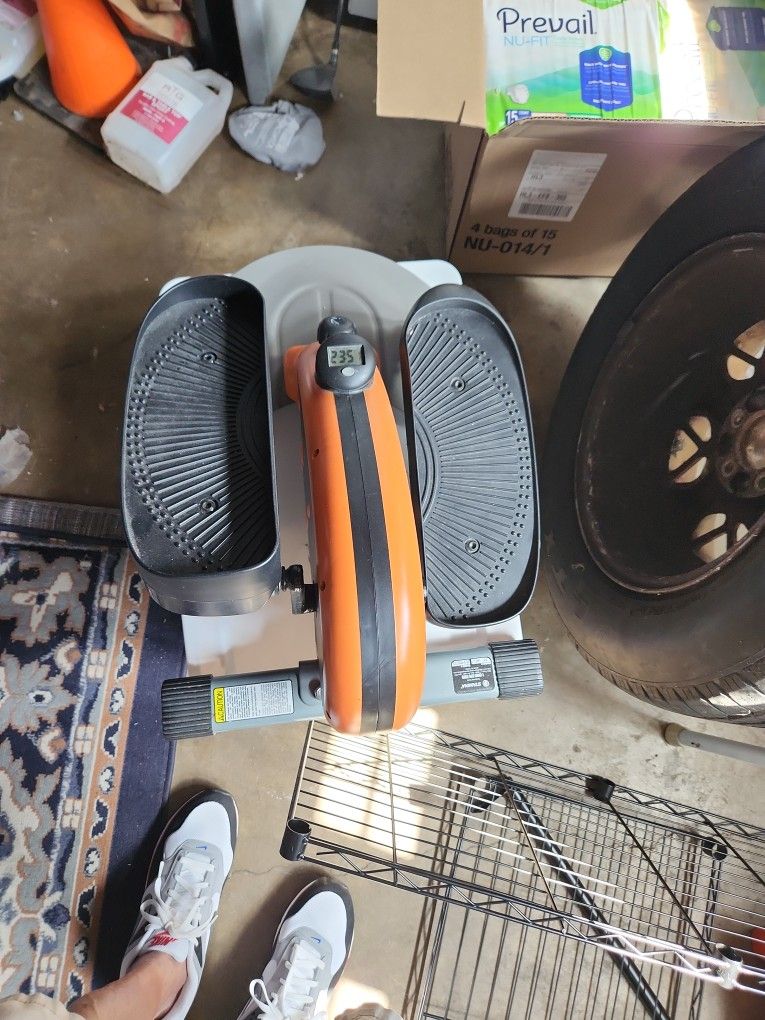 Standing or sitting elliptical used good condition