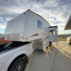 2000 Fleetwood Prowler 