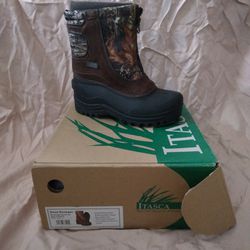 Snow Boots -Itasca - Kids 3- with tags-new -in Box 