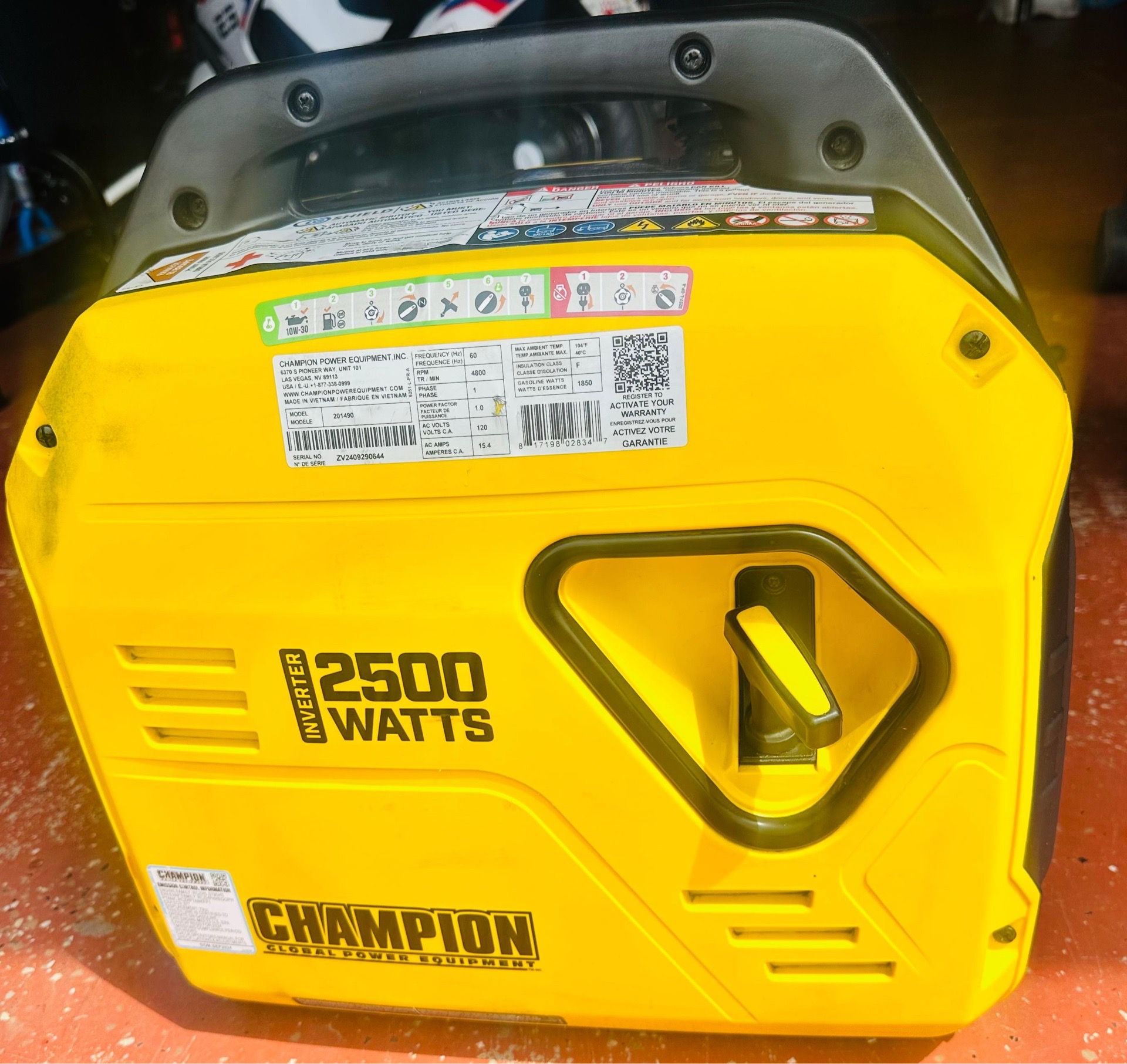 CHAMPION 2500 WATTS INVERTER