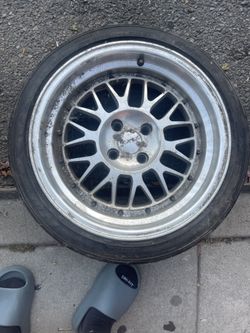 205/40/16 Tire