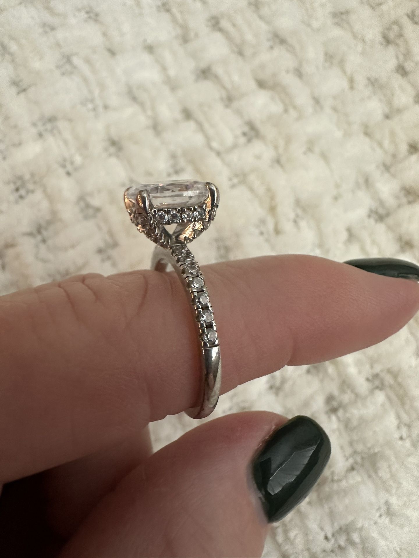 Ring- Stunning Sterling Silver Solitaire Ring - Size 7.5